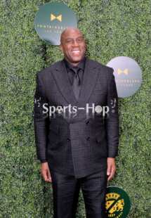 Sports-Hop Media Fontaine Bleau Red Carpet Image-NBA Legend Magic Johnson-1